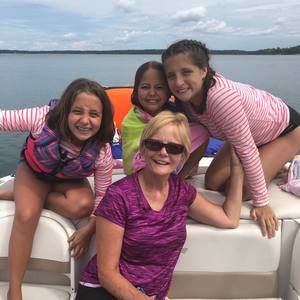 Meet your Posher, Joyce